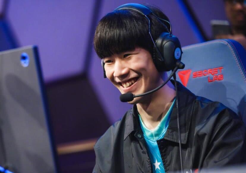 男子立姿 男子立姿