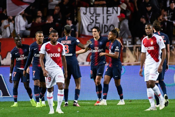 科林斯承担 科林斯承担